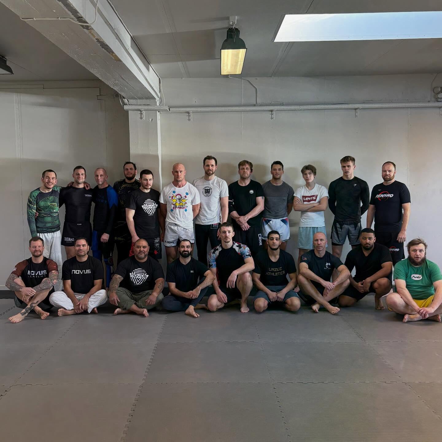 Fra no-gi-økten med Novus Academy HQ. Denne gangen uten nisseluer.