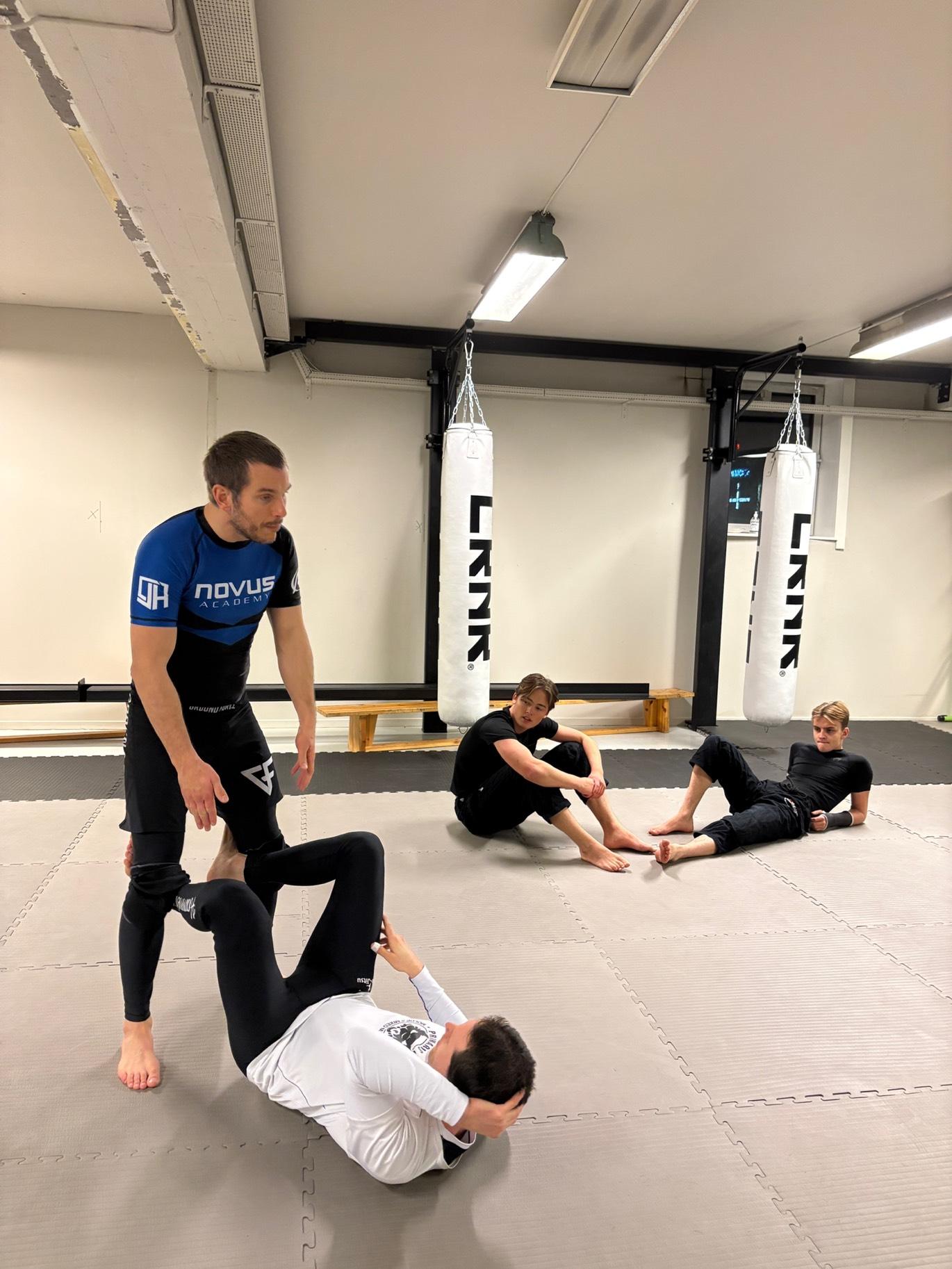 Arbeid med headquarter-posisjon på Novus Academy Molde, BJJ no-gi