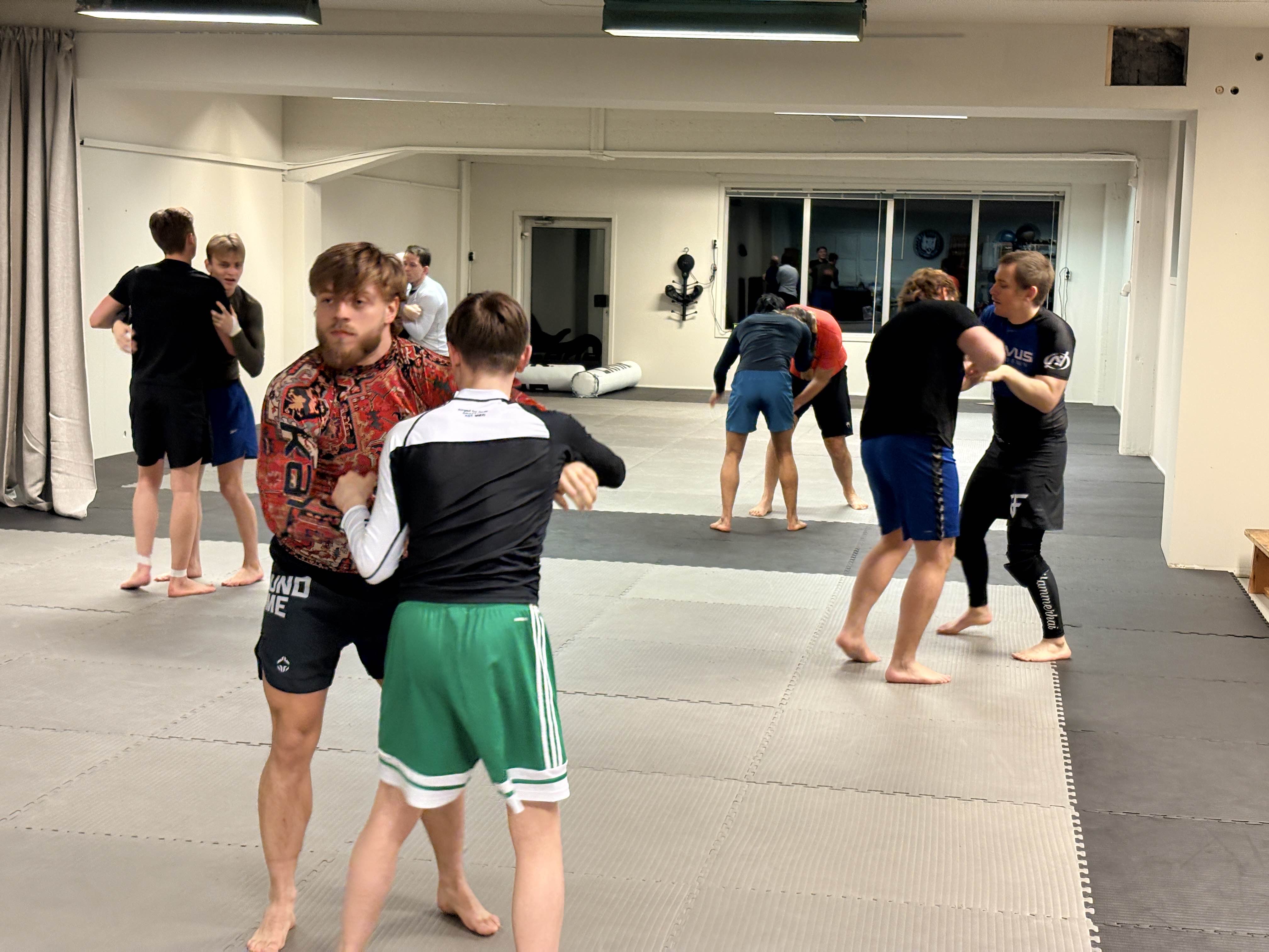 Oppvarming på BJJ-økt (no-gi) Novus Academy